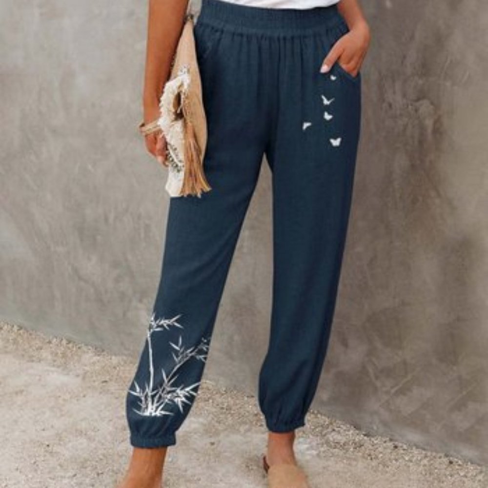 Floral Blooming Navy Butterfly Foliage Elastic Hem-Crop Pants NWT Size Small